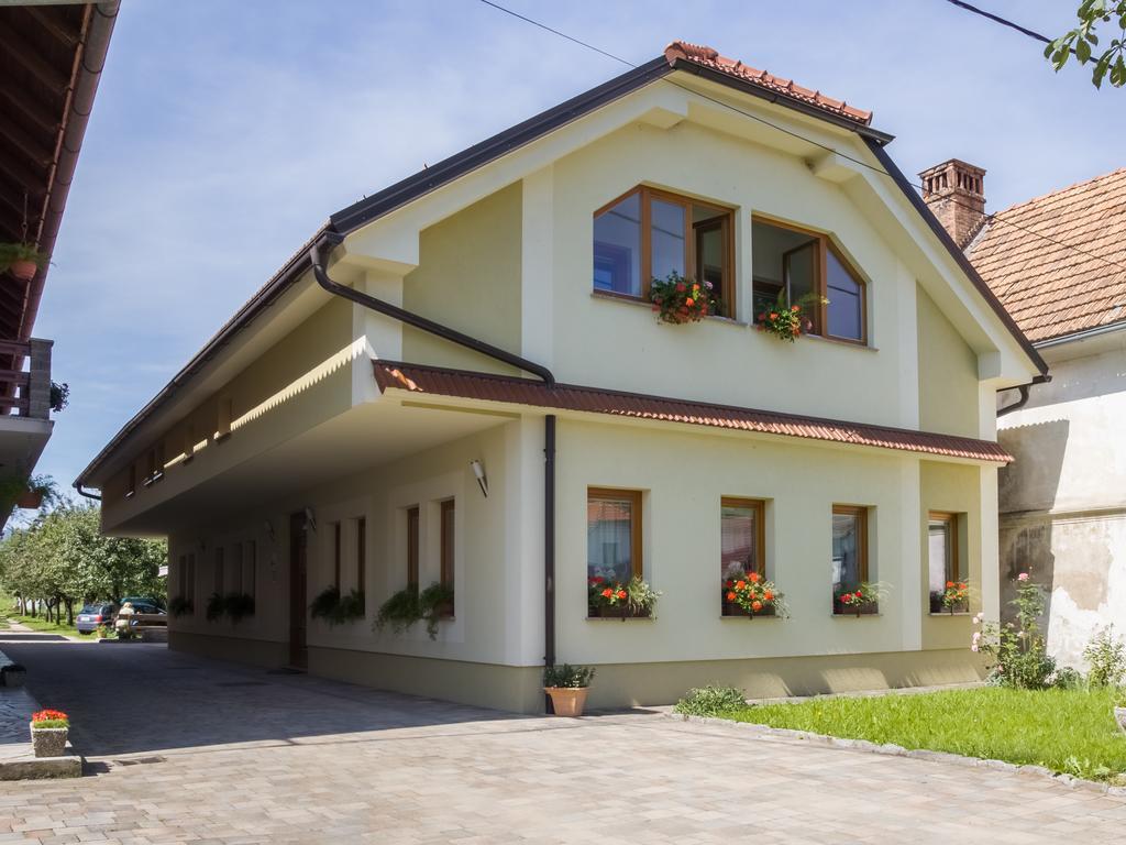 Turisticna Kmetija Logar Hotel Grahovo Luaran gambar